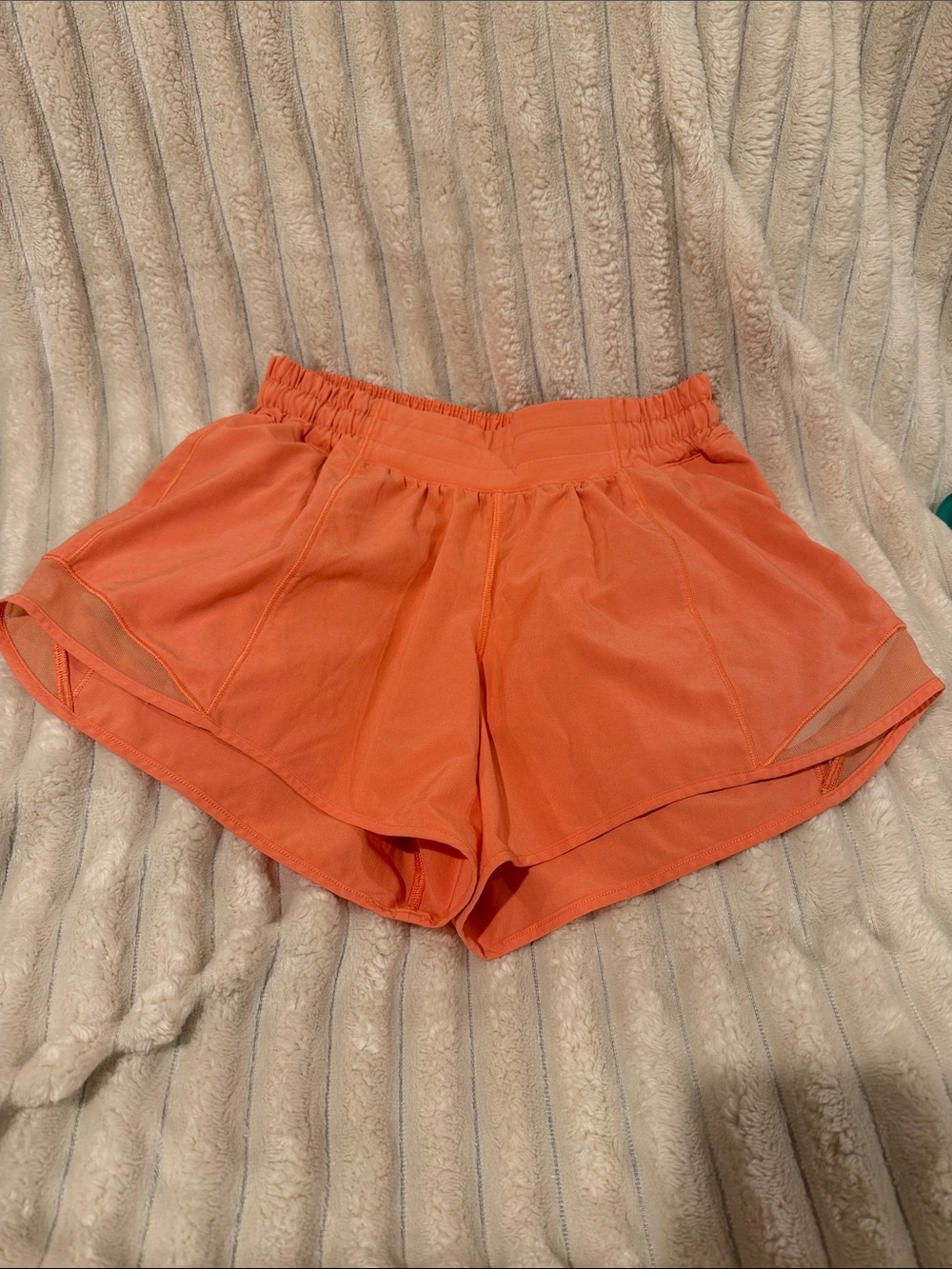 Lululemon Hotty Hot Athletic Mesh Shorts high rise 4”